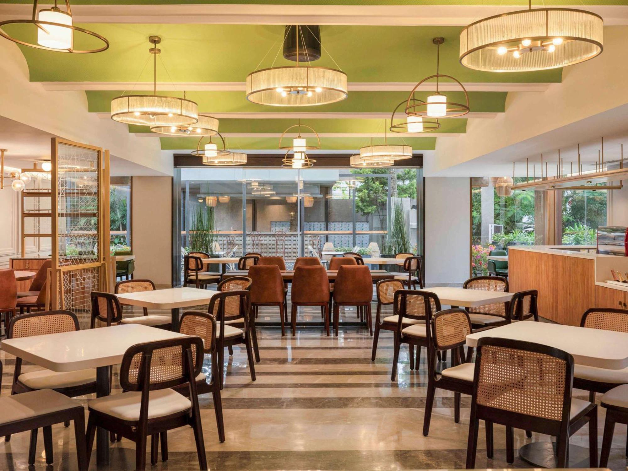 Grand Mercure Bangalore - An Accor Brand Esterno foto